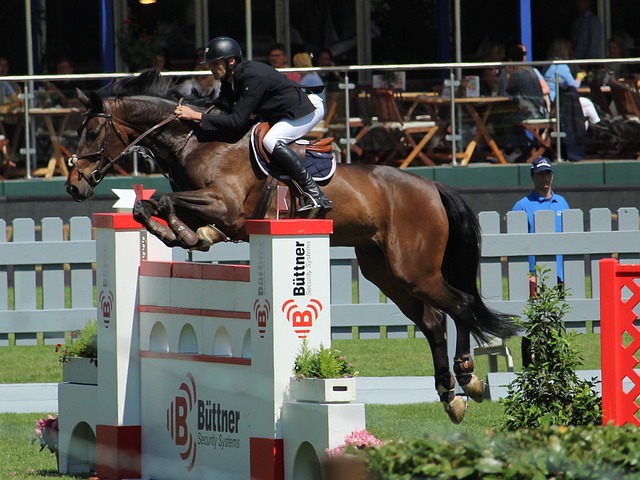 甲一直保持 甲一直保持